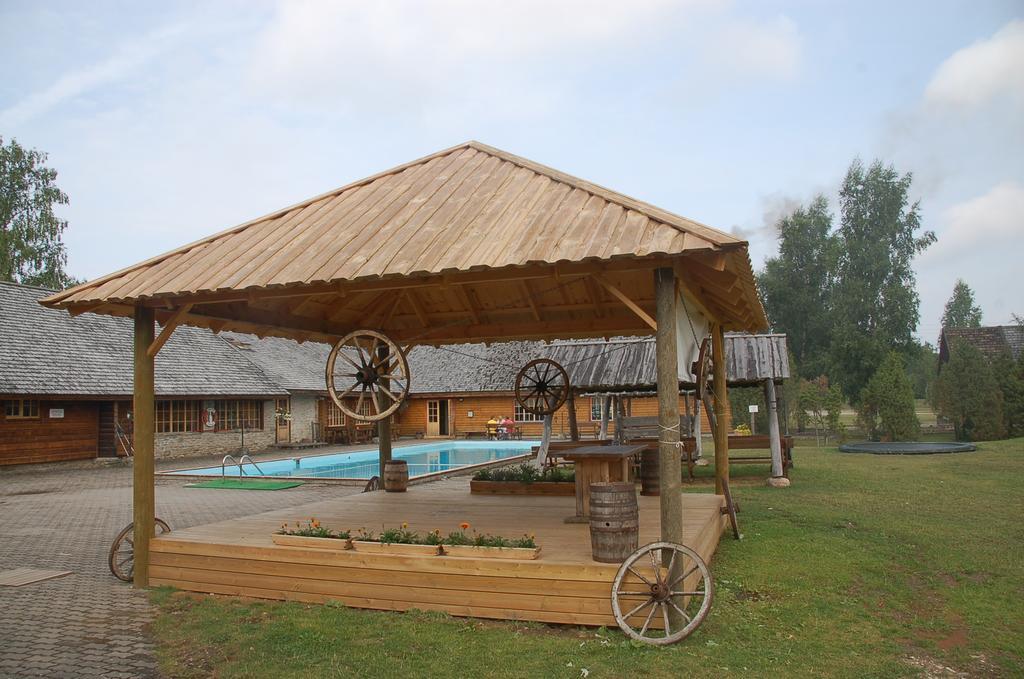 Töllu Туристическая деревня Курессааре Экстерьер фото